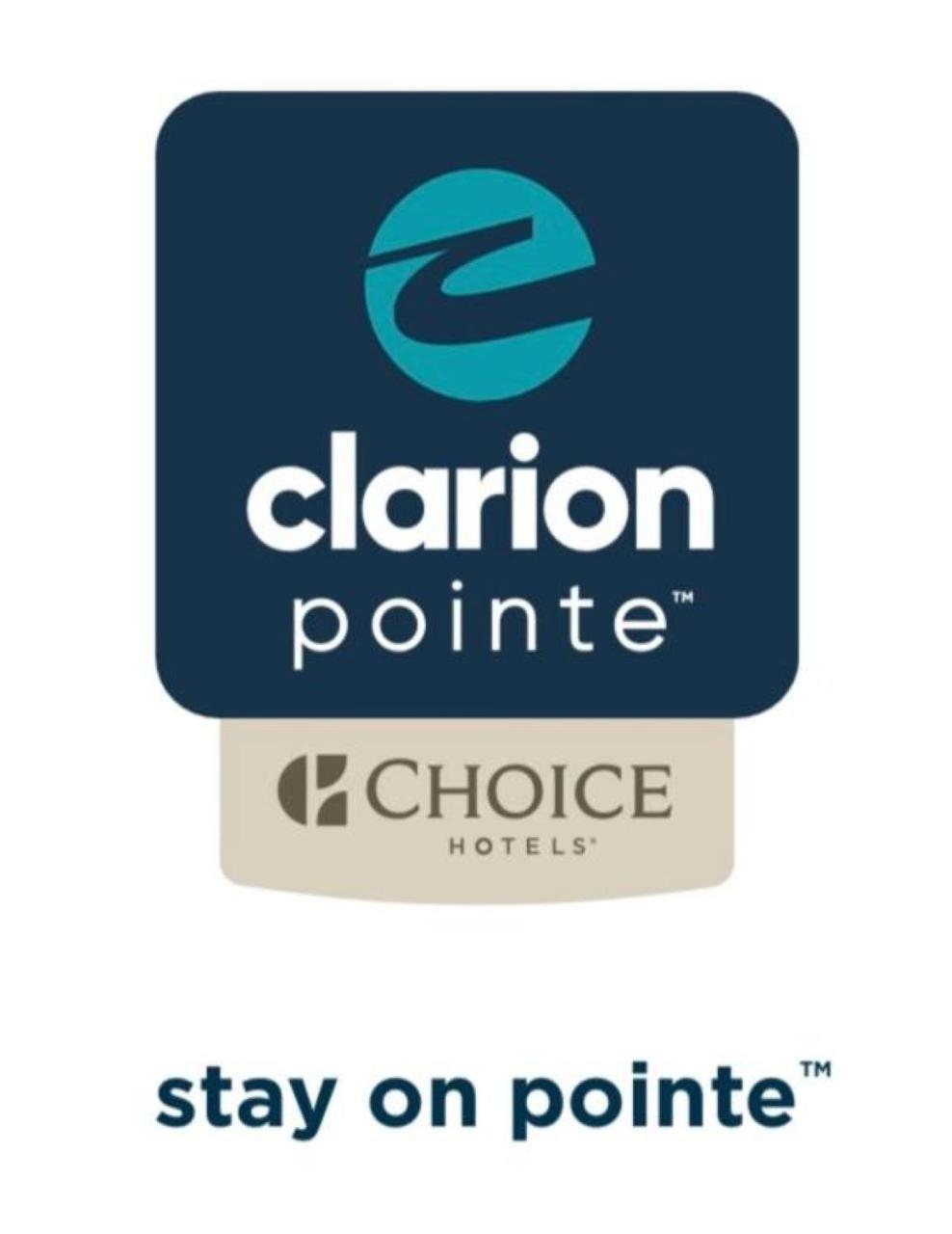 Clarion Pointe Hotel Milwaukee Bagian luar foto