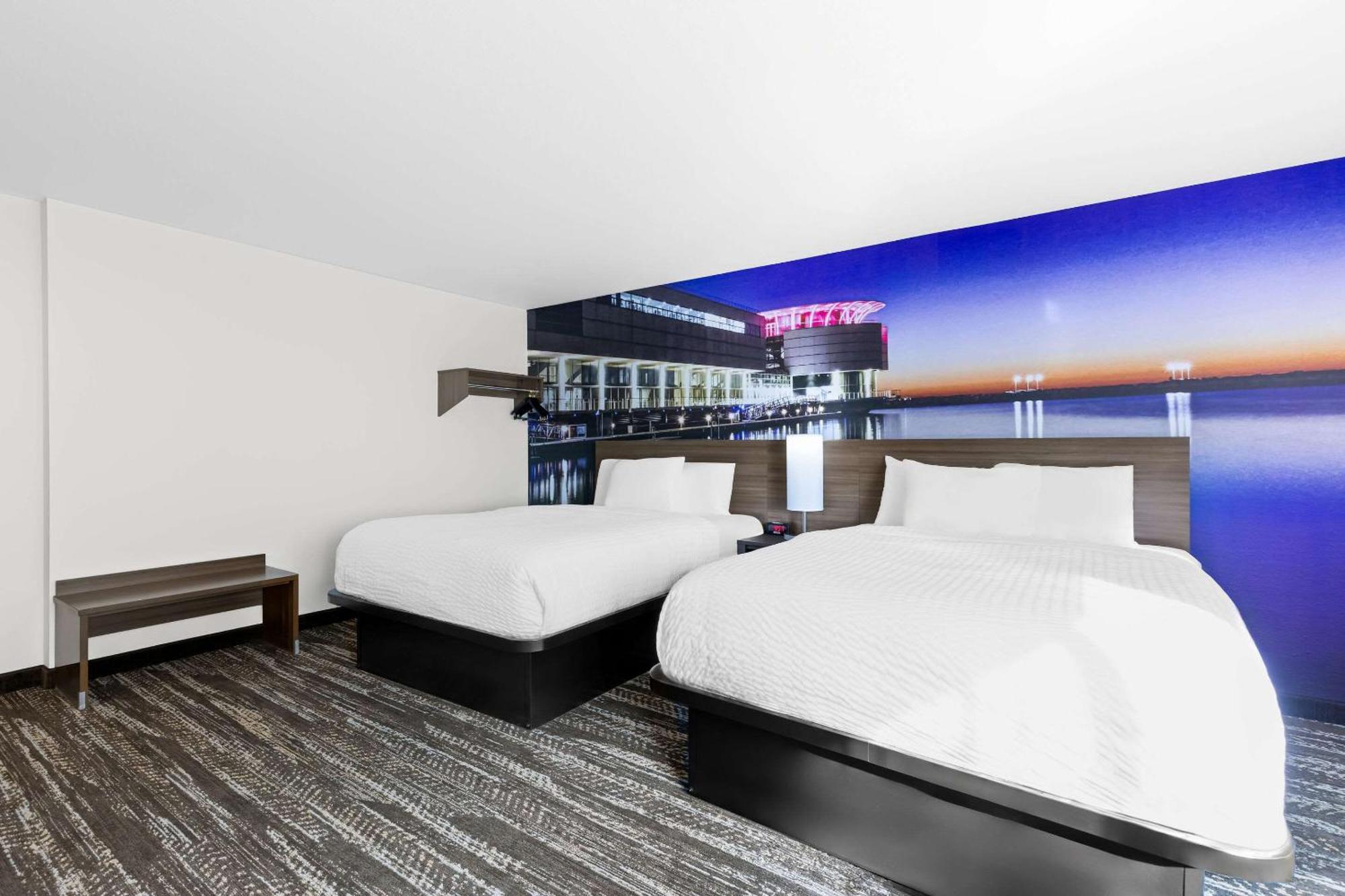 Clarion Pointe Hotel Milwaukee Bagian luar foto